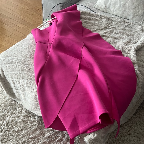 Lavish Alice Exaggerated Frill One Shoulder Scuba Midi Dress - Picture 7 of 10